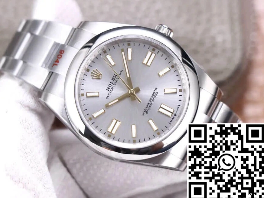 M124300-0001 Oyster Dial 41MM Rolex Silver Factory Perpetual EW 0119